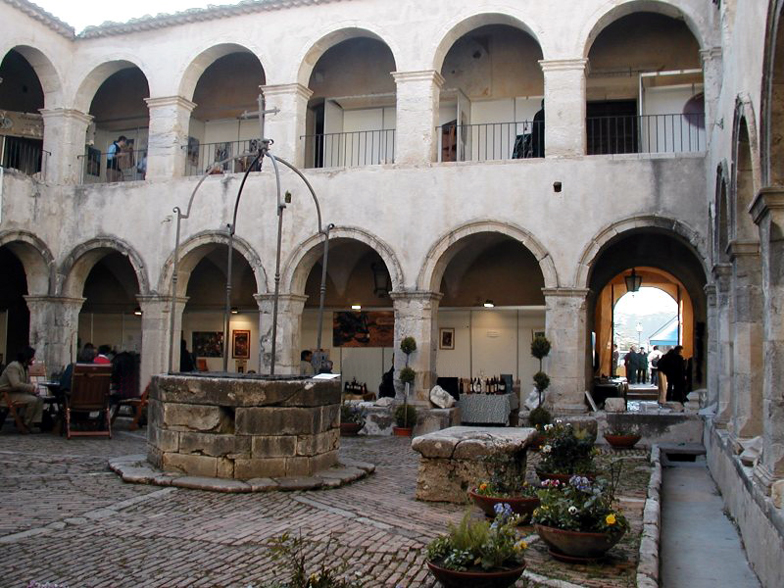 chiostro di altomonte